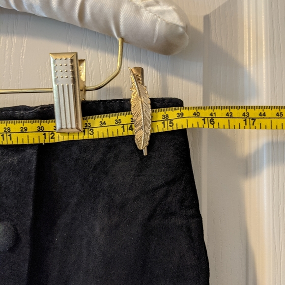 Vintage black suede skirt with snaps - Picture 8 of 8